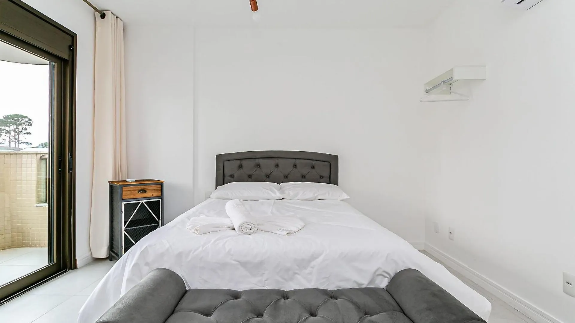 Apto Moderno A 10 Min Do Centro De Floripa Rmt801 Apartment Florianopolis Brazil