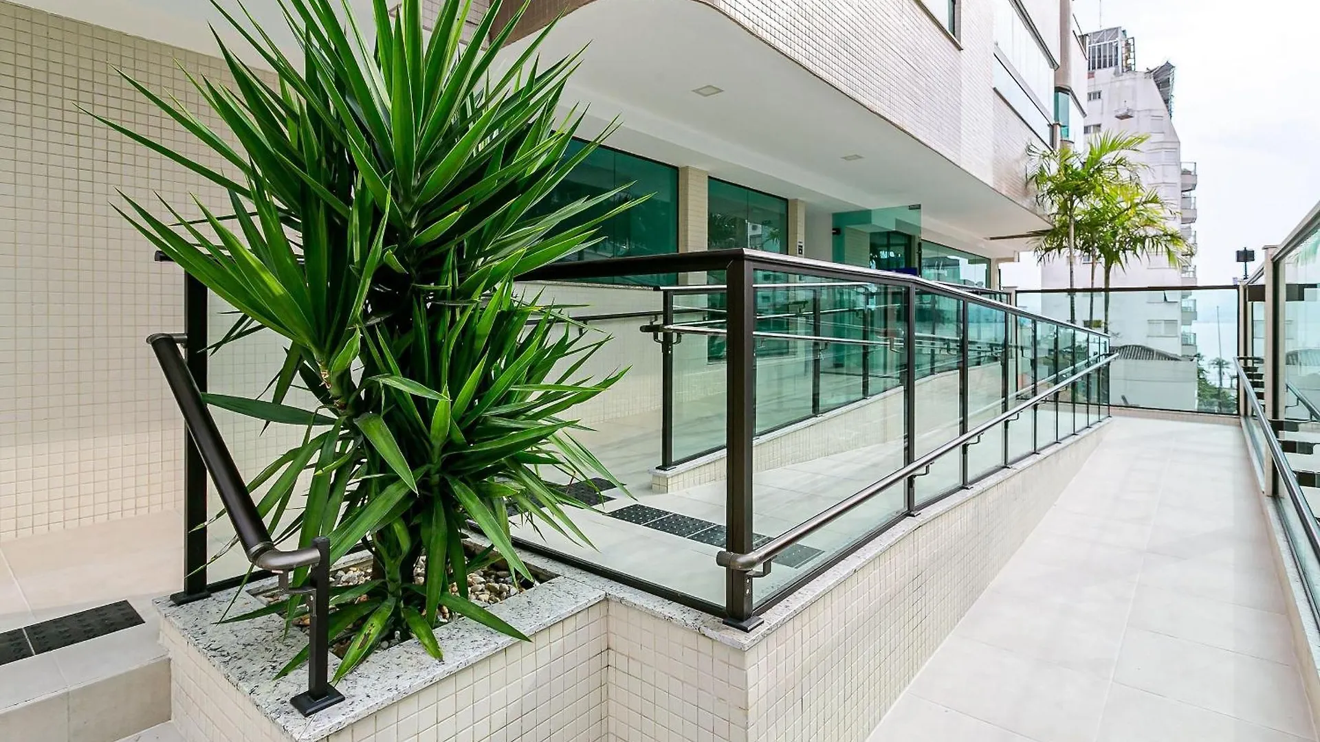 Apto Moderno A 10 Min Do Centro De Floripa Rmt801 Apartment Florianopolis