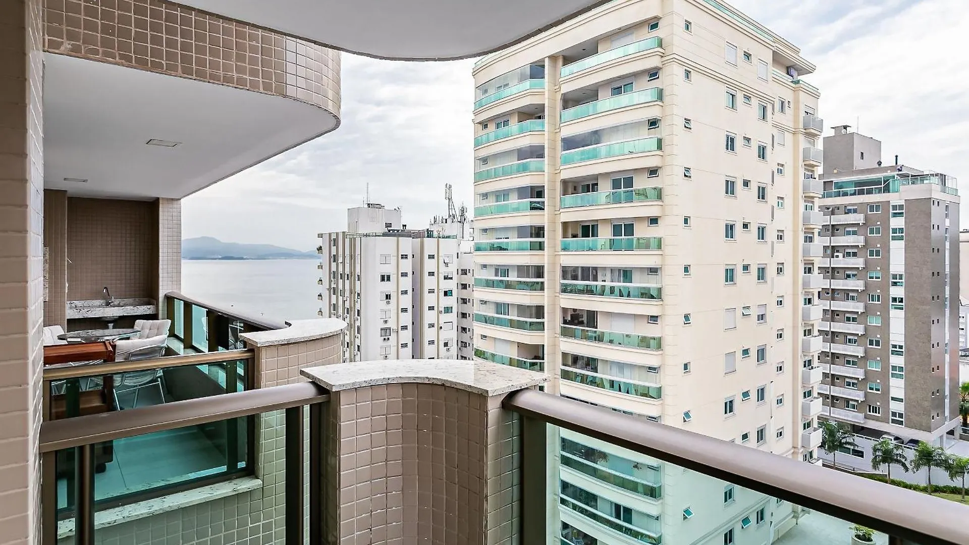 Apto Moderno A 10 Min Do Centro De Floripa Rmt801 Apartment Florianopolis