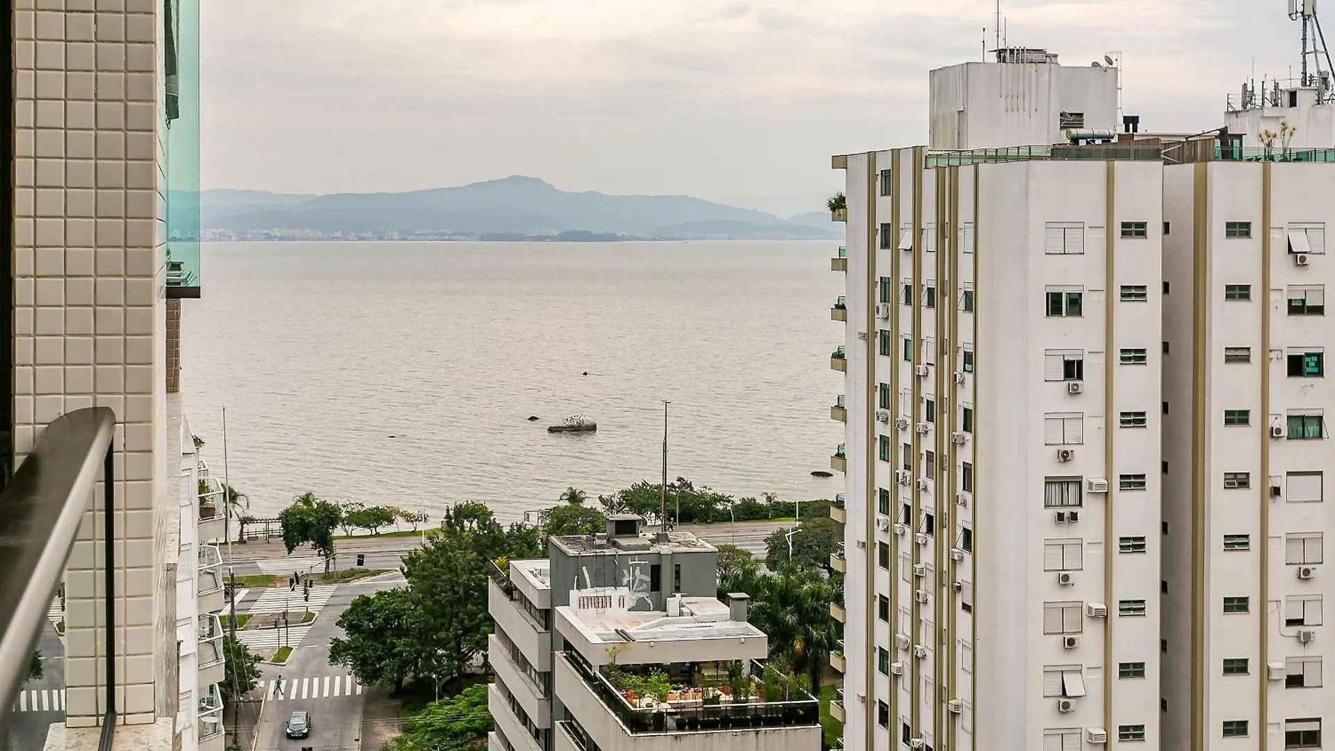 Apto Moderno A 10 Min Do Centro De Floripa Rmt801 Apartment Florianopolis 0*,
