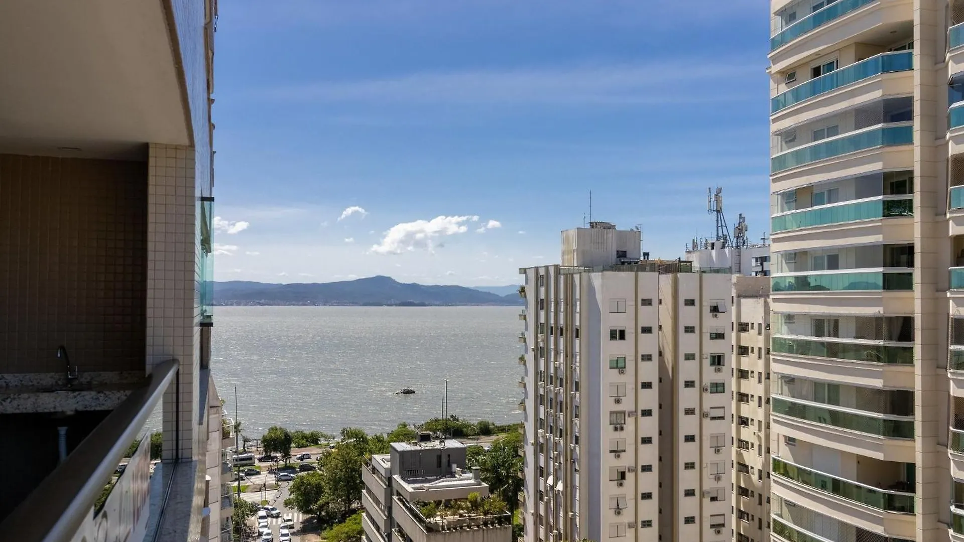 Apto Moderno A 10 Min Do Centro De Floripa Rmt801 location